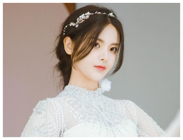 粉丝比天大?现在的杨超越,有郑爽内味了