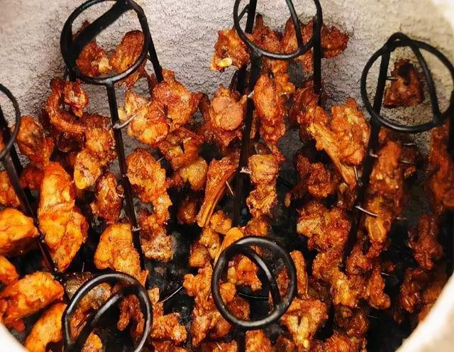 万物皆烤的馕坑之新疆美食架子肉