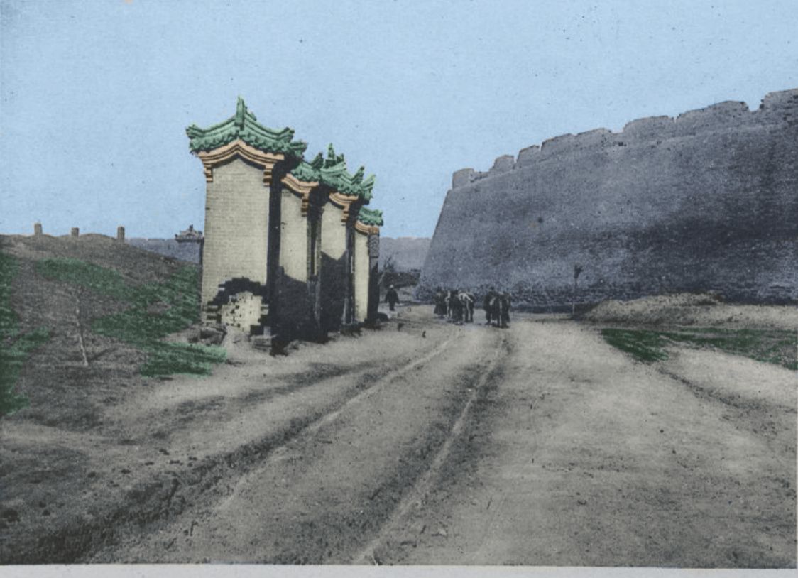 法国学者镜头下1907年的大同府:太平楼依然留存,南城外一片荒凉