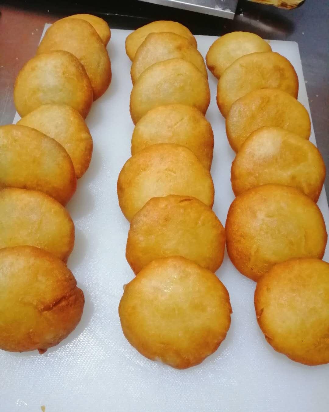 糖糕这样做香酥可口,不油不腻,老人小孩都爱吃,百