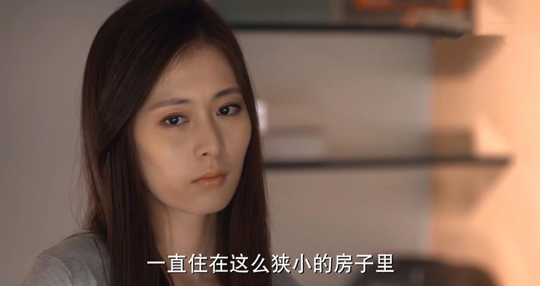 《何以笙箫默》中爱慕虚荣的佟心樱结局是在第28集,作为应晖的初恋