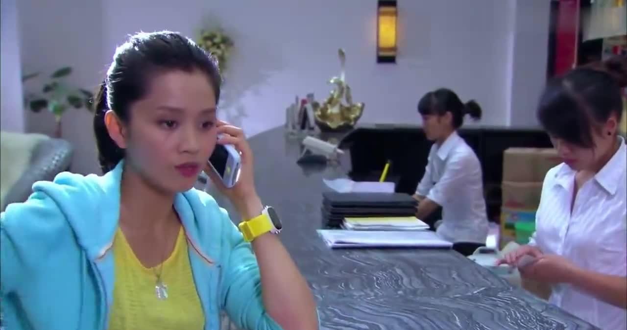 是针对一些人的情感问题做调解,经常帮助到他人,但这也使她逐渐迷失