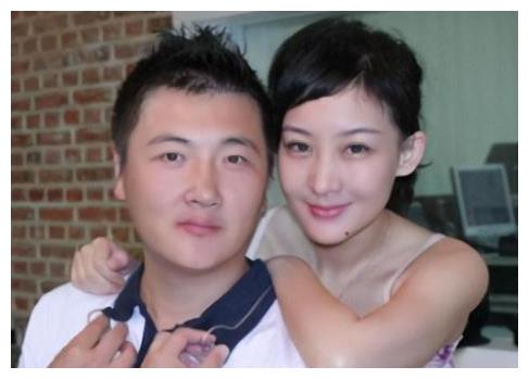 生完二胎后被抛弃与孙楠离婚11年的买红妹如今怎样了