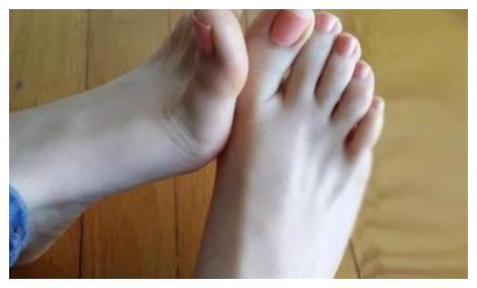 心理测试你最喜欢哪种女生的脚型测你在男生眼里是个怎样的人