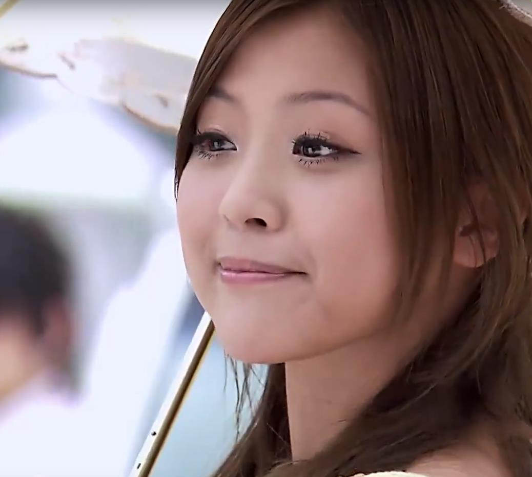 还记得《公主小妹》宫茉莉吗?36岁的她官宣恋情,男友高大帅气