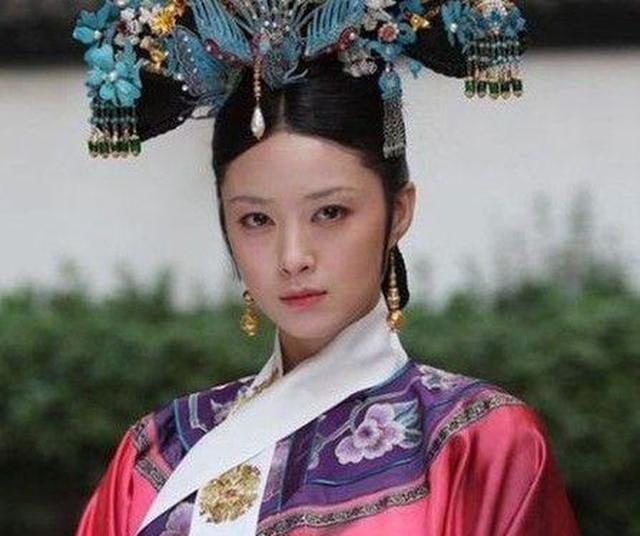 《甄嬛传》她是华妃的亲妹妹,也成了皇上的妃嫔,结局与姐姐相似
