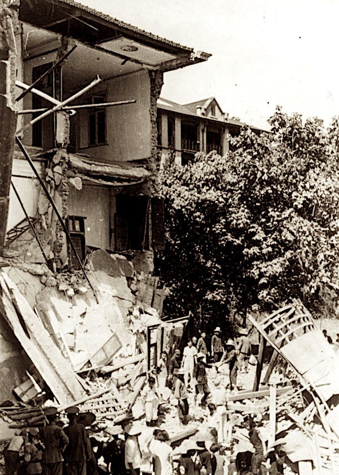 老照片 1941年,抗日战争轰炸之后的重庆