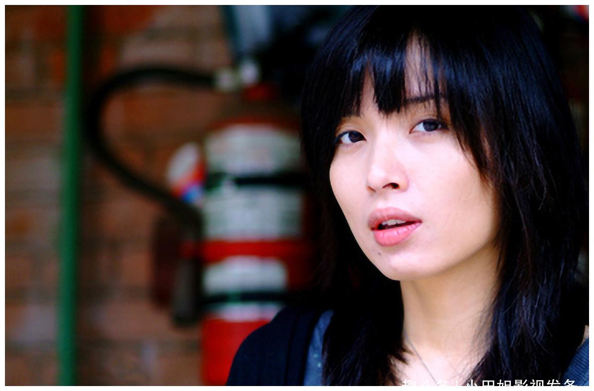 北影96级明星班出身,二婚嫁给靳东,她演绎了一个完美蜕变的人生