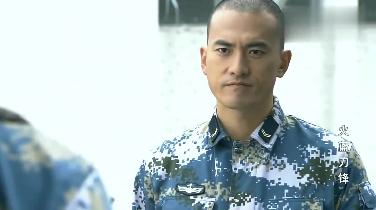 火蓝刀锋:巴郎对战秃子,打架最强的两个人,单挑!