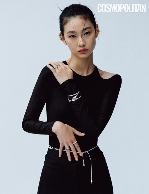 韩国女艺人郑浩妍为cosmopolitan拍大片