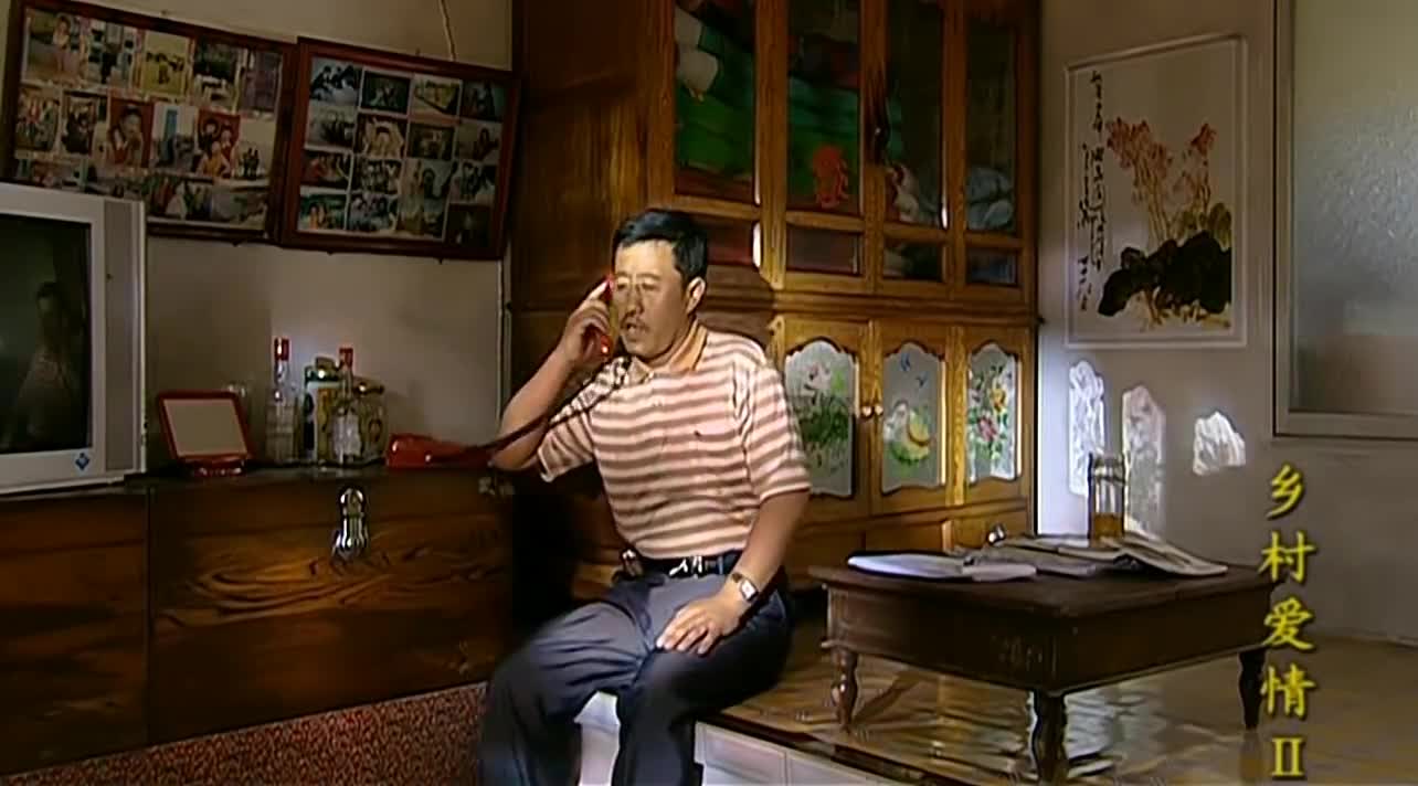 长贵去谢大脚超市打酒,却拉着个大长脸,谢大脚咔咔一顿收拾