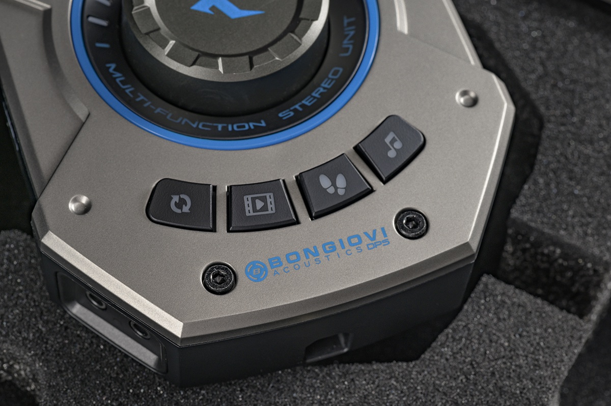 可盐可甜一机四模游戏耳机通才西伯利亚t20