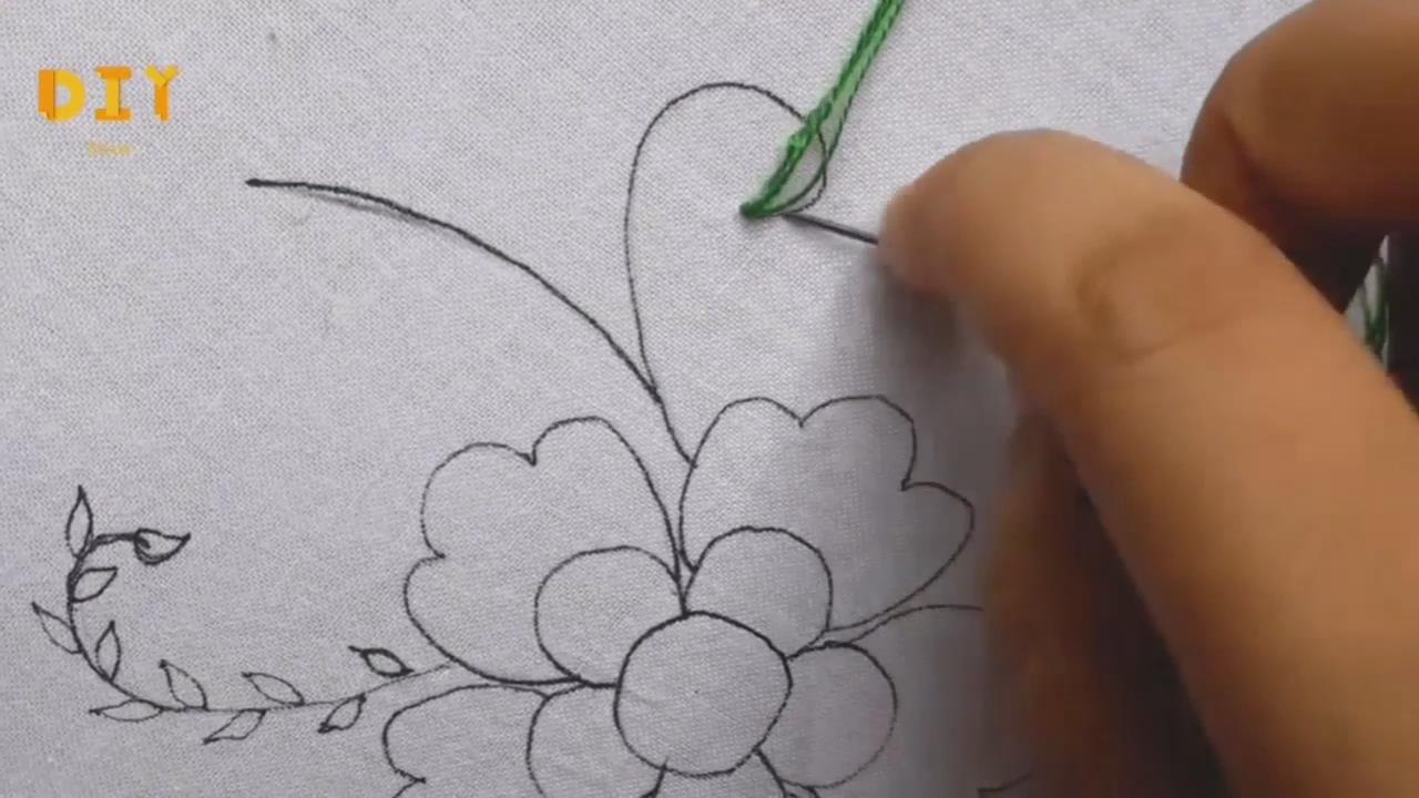 绣花的技巧带你学习如何刺绣漂亮的紫色五瓣花