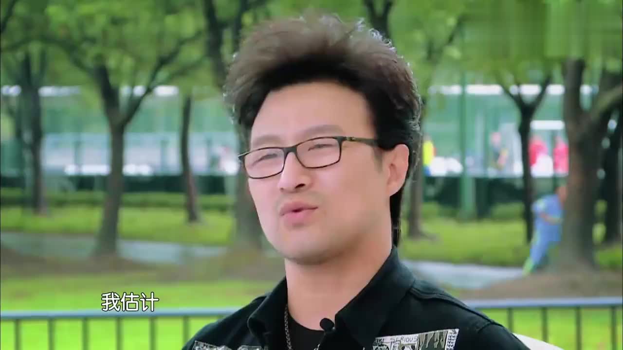 吴懿韬唱歌不自信,全程低头看手机,孙耀琦担心到泪流不止!