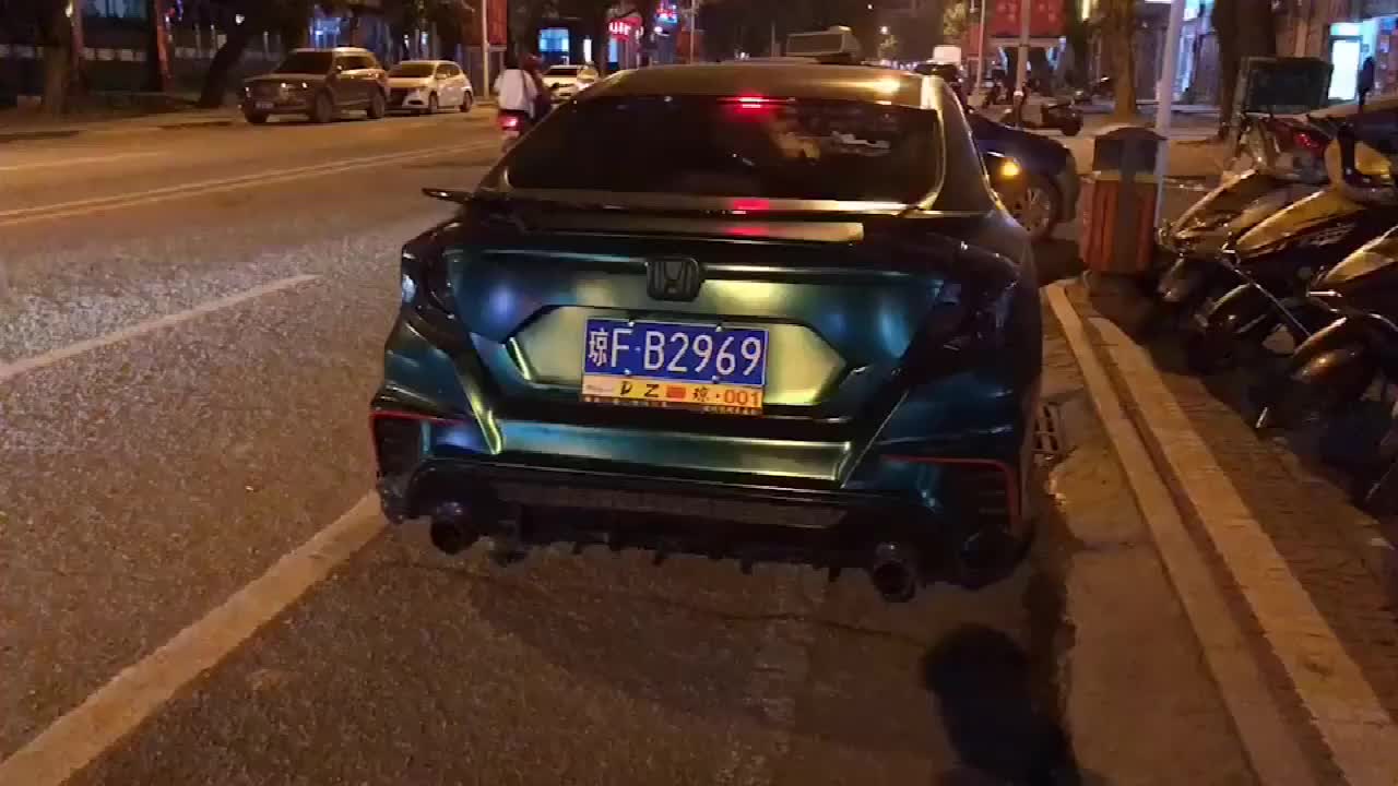花六千改装的思域尾灯!