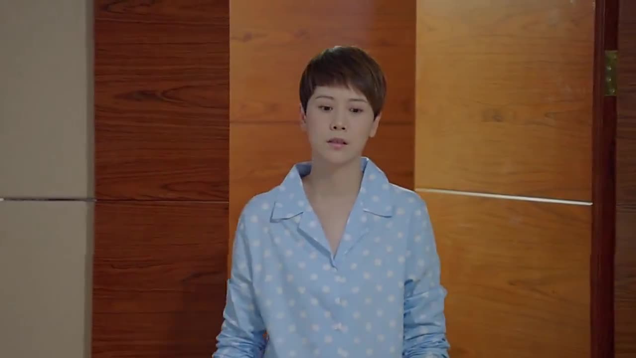 小别离:方圆故意装睡对文洁搞小动作,太有心机了