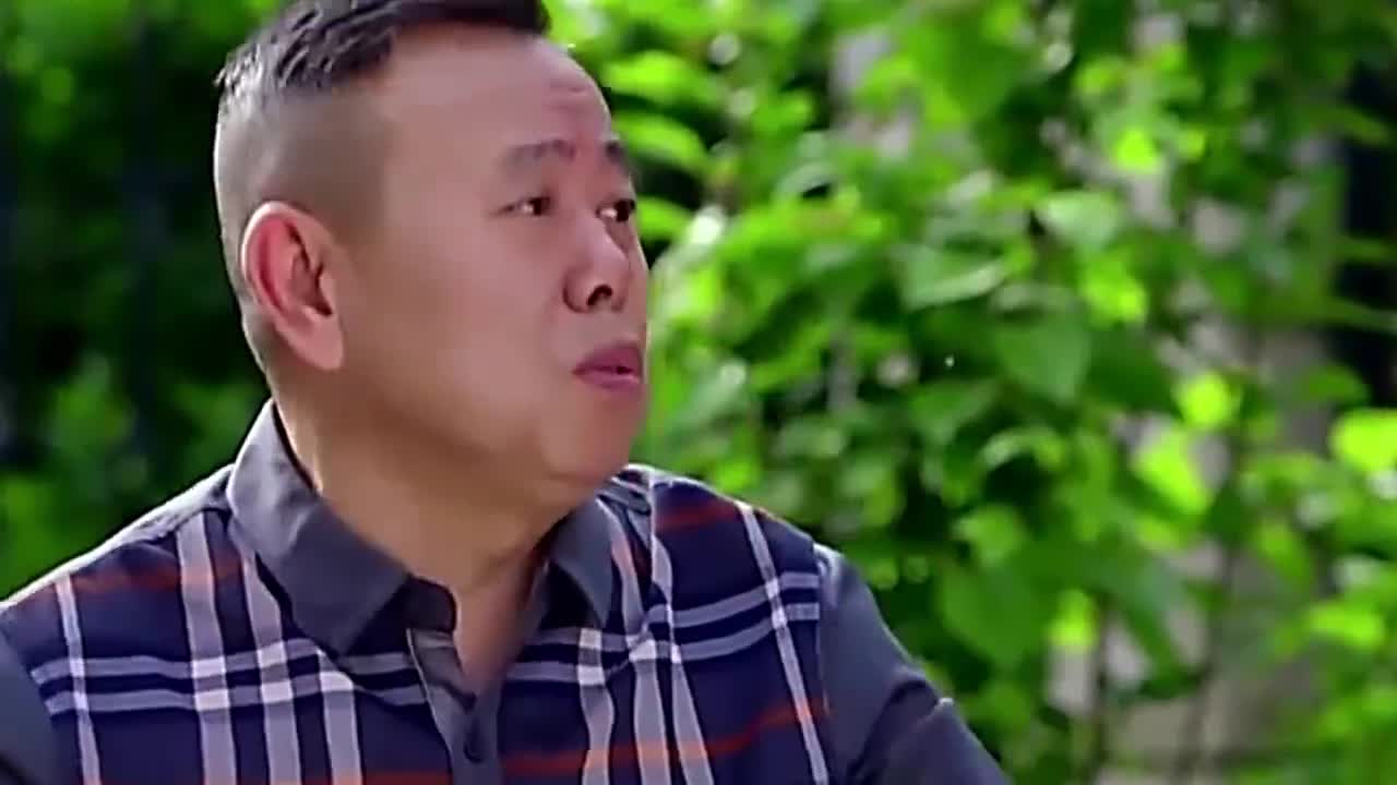 刘大成模仿片段 为您推荐: 沦为网红的明星,妹爷演戏20年靠网剧翻红