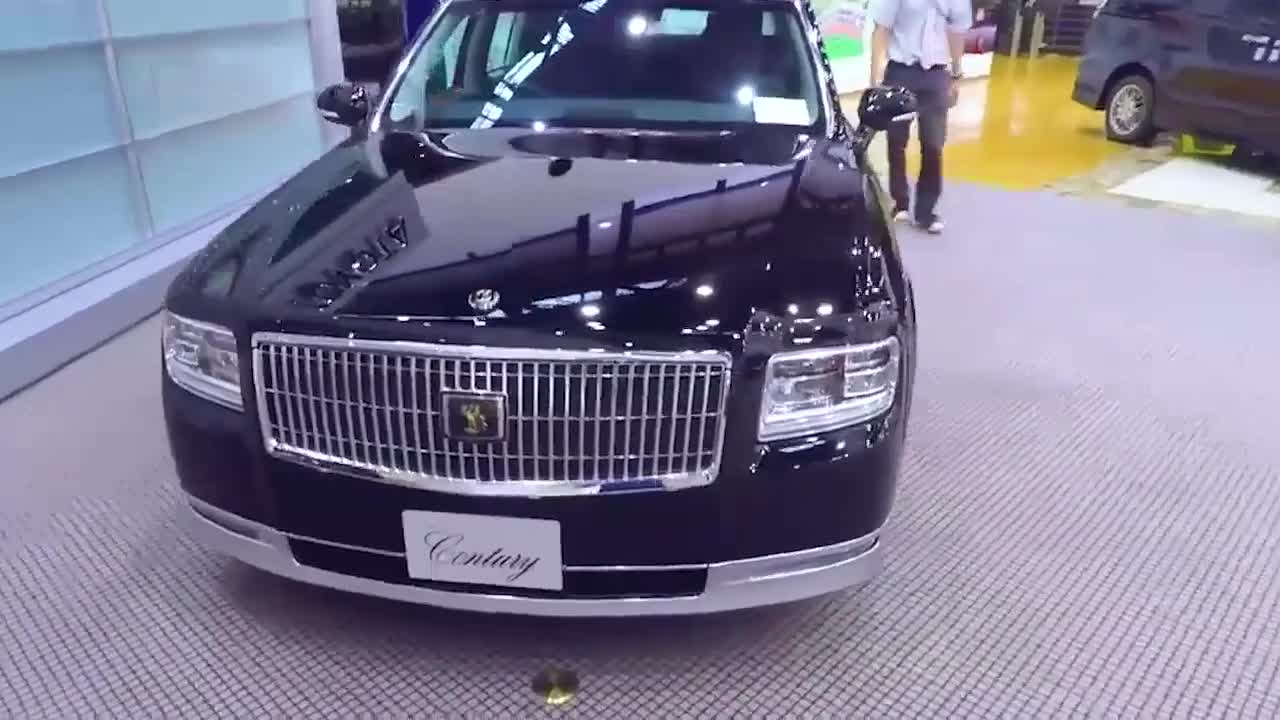 2020款丰田世纪高清展示,打开车门坐进后排,还想着劳斯莱斯吗?