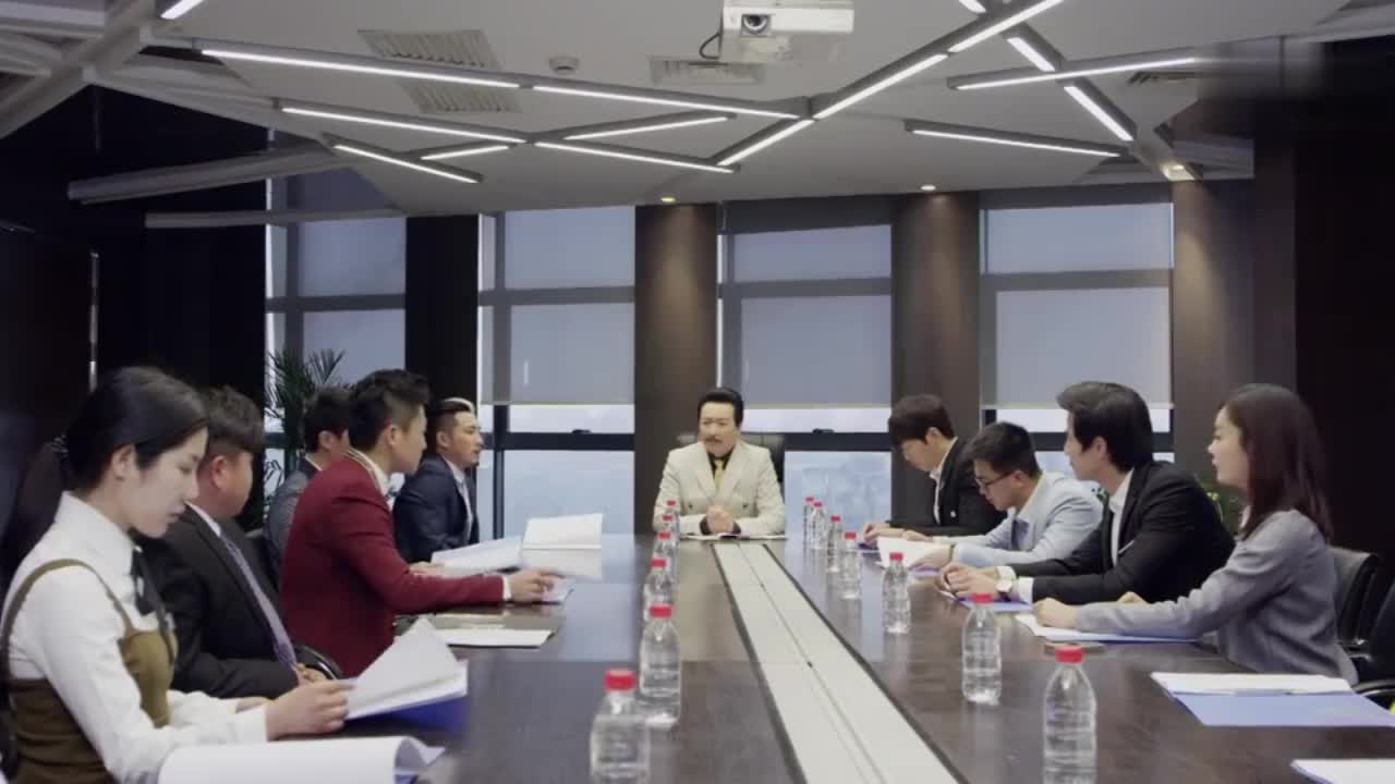 董事长开会时突发疾病,所有人束手无策灰姑娘挺身而出相救