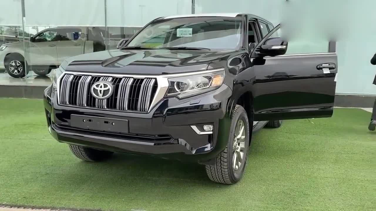 2020款丰田普拉多高清展示,看到外观内饰后,给个不心动的理由