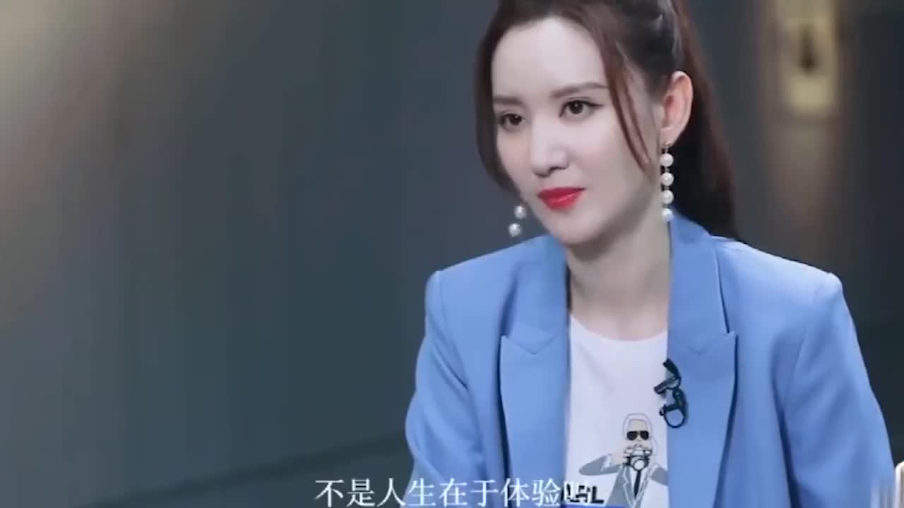 制片人就是强,姐姐们都怕的"魔鬼主持人,被张萌怼到说不出话