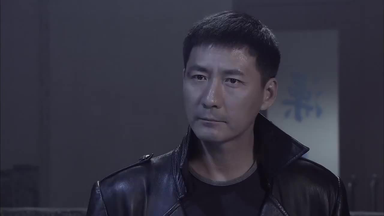 飞虎神鹰:燕双鹰拿假钞模板换红颜知己,不料模板成了炸弹