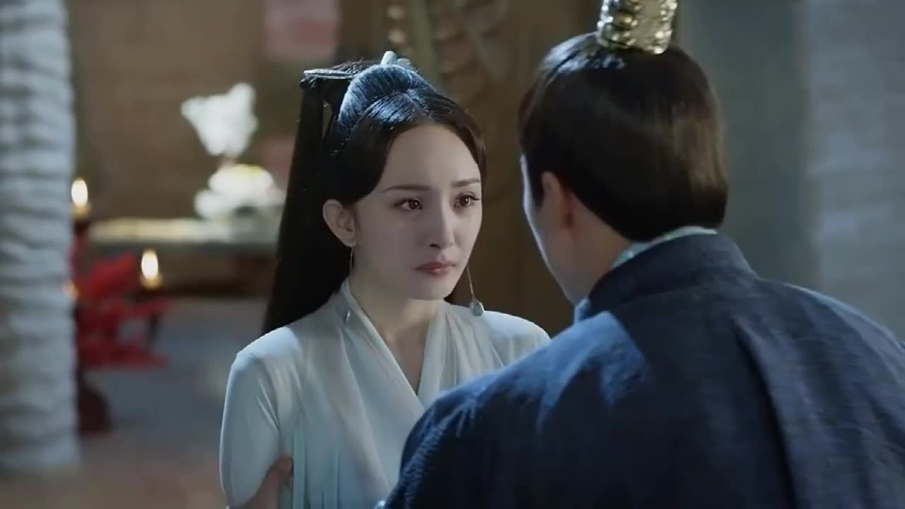 白浅把一切都告诉了大师兄,叠风半信半疑