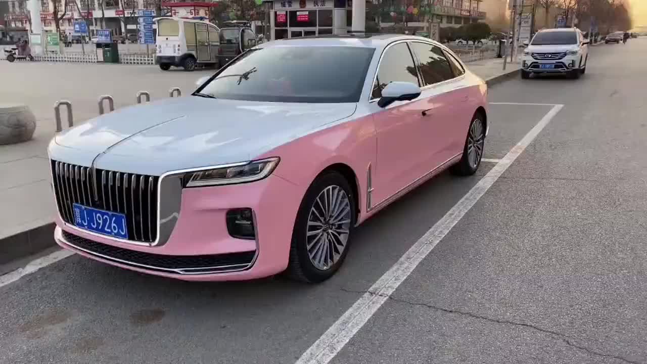 红旗新款女士轿车粉色图片