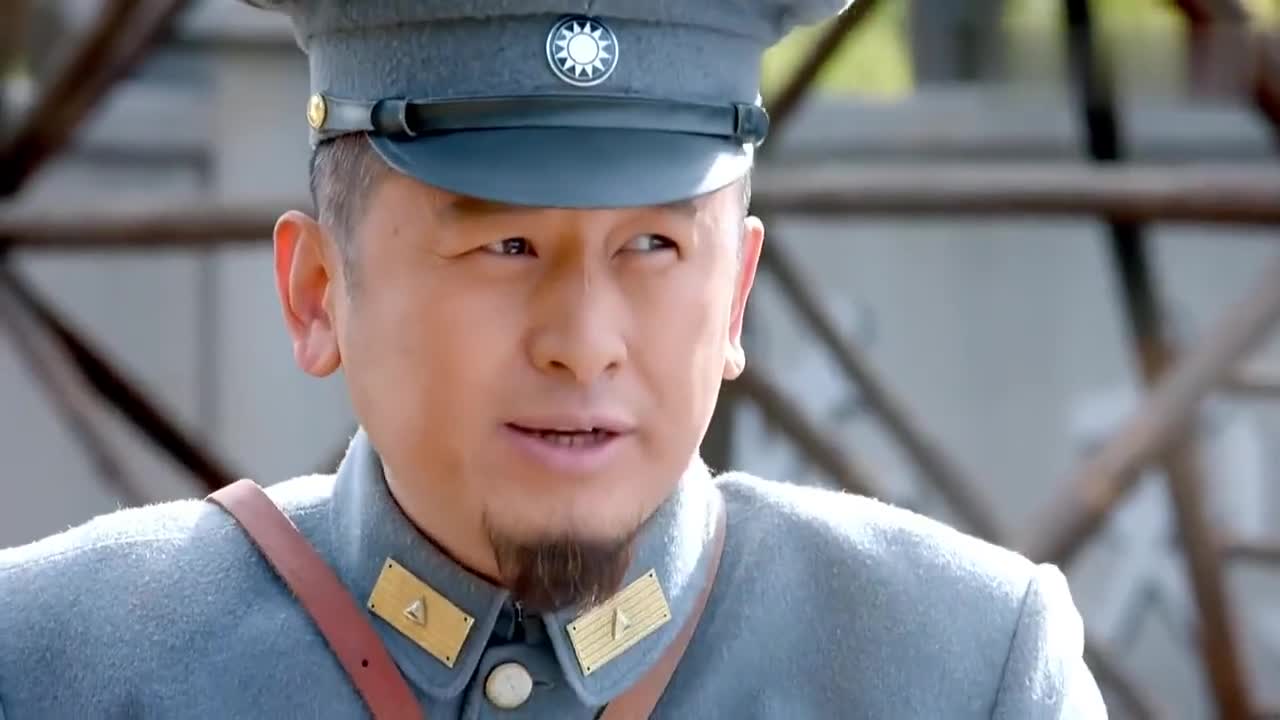 左手劈刀:龙飞一刀斩了韩守礼,大帅却说他没错,少帅不明白了!