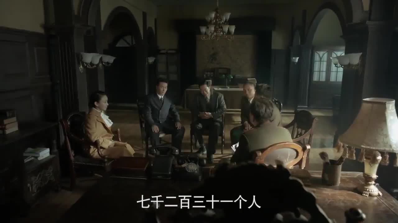 肖曼提出要五百只枪来武装力量 遭到李一峰反对 只给三百只枪 肖曼提出要五百只枪来武装力量 遭到李一峰反对 只给三百只枪