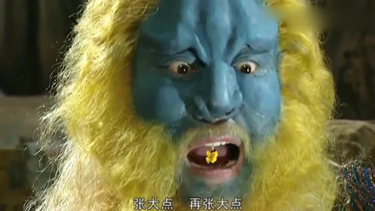 西游记:妖怪这是想咬死悟空啊,不料却咬到了悟空的金箍棒!