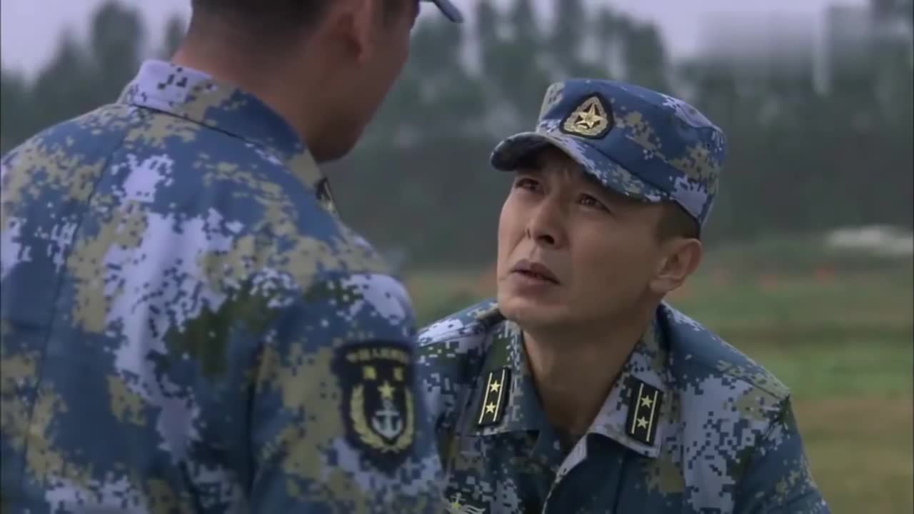 火蓝刀锋:龙队力保蒋小鱼,只要不开除去哪都行,竟让他看靶场!