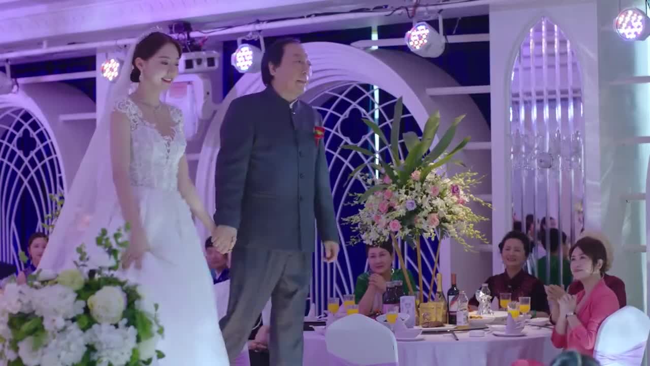 为您推荐: 邹凯看清康姨妈嘴脸,哭求高密回来:孩子不能没有妈 为您