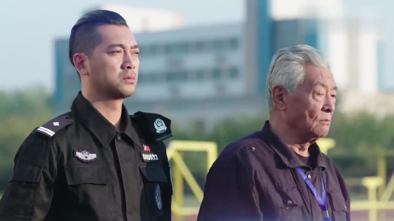 警花与警犬:倪娜假扮金昌俊,韩语说的杜飞一愣一愣的,模仿专家