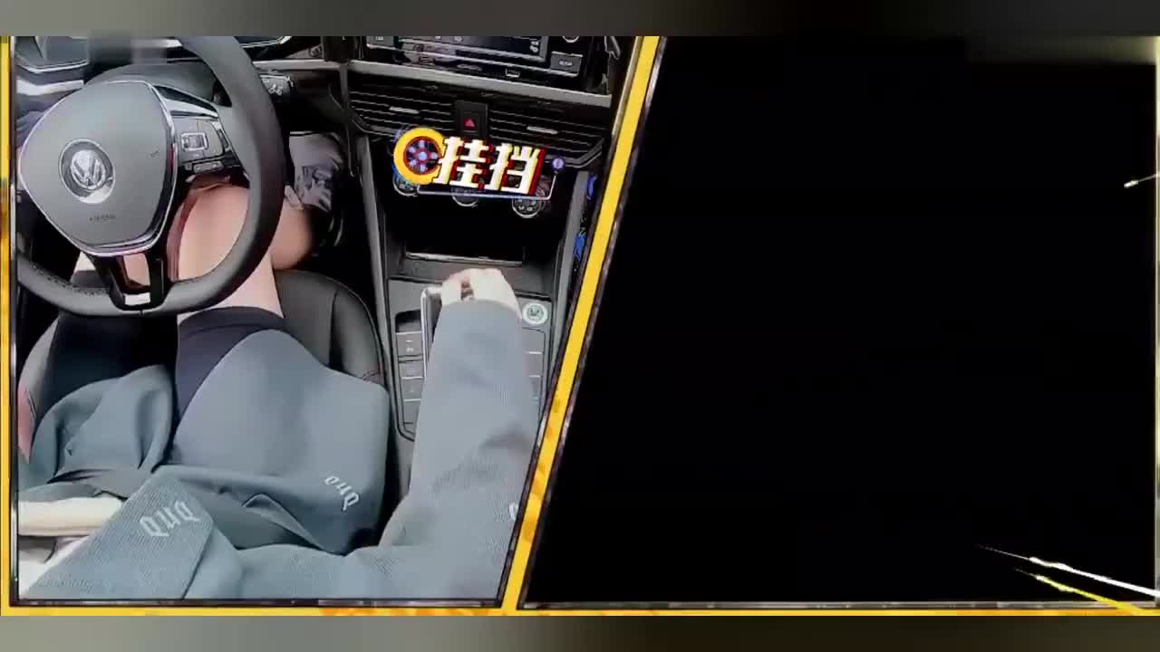 戚薇开车表情秀绝了!用五官控制转向,教练笑到脸变形