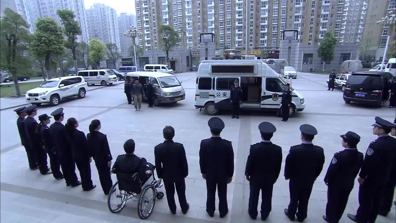 暗警大结局:卧底光荣完成任务,全警队门口迎接他归队!