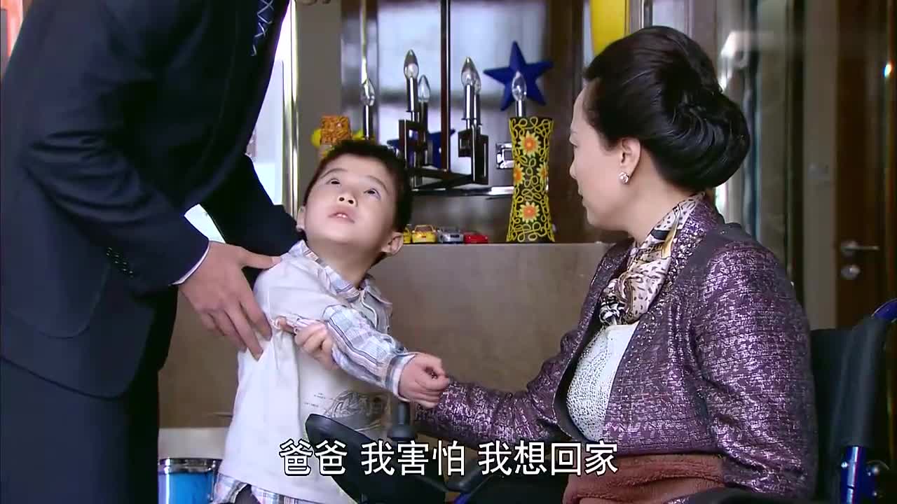 恋恋不忘:厉仲谋的妈妈像冷酷的巫婆,吓到童童,一个冰凉的怨妇