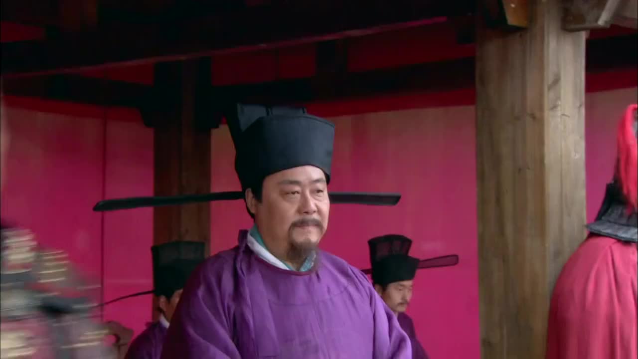 精忠岳飞:岳飞天生神力,拉坏数张弓,只好请出宗帅的"神臂弓"