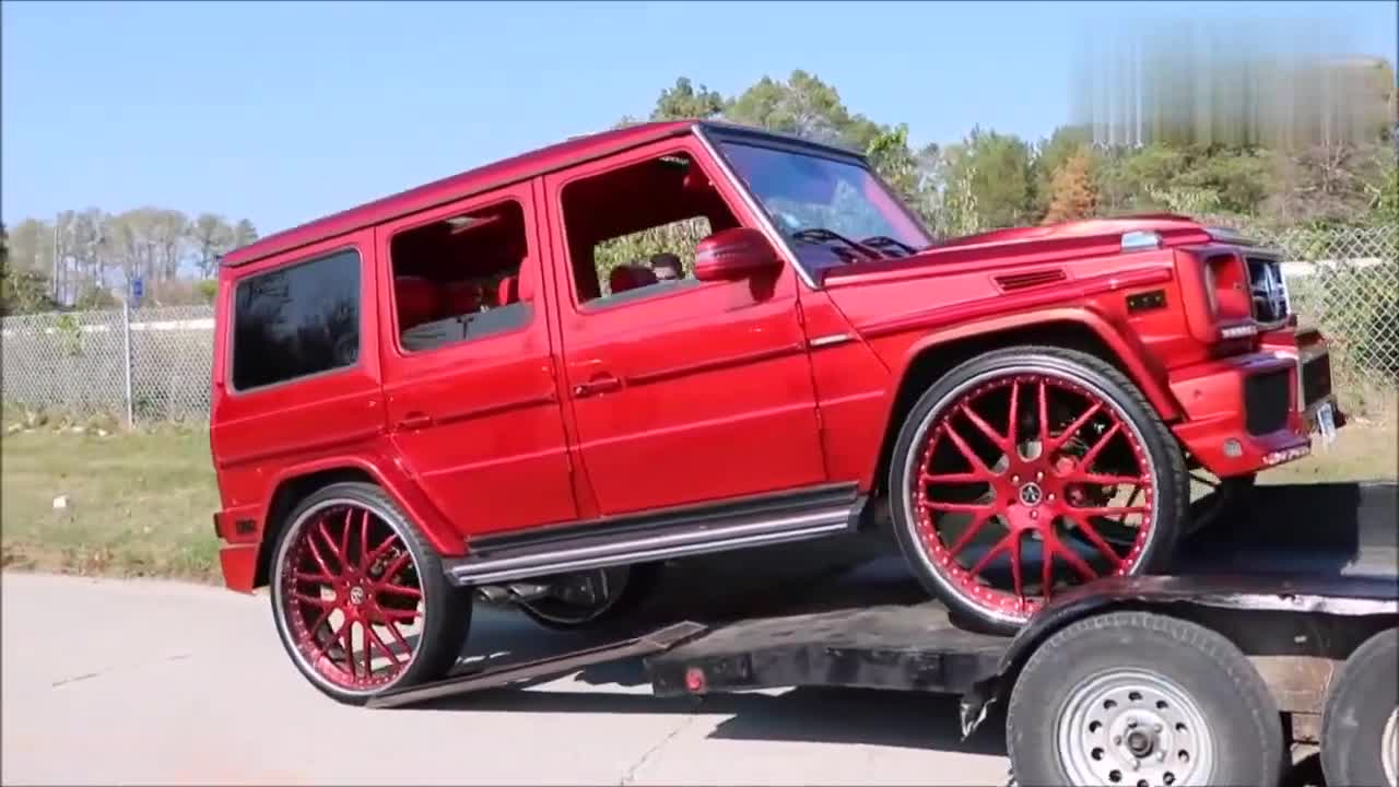 奔驰g级这次真被玩坏了,全身骚红,这轮毂还能去越野吗?