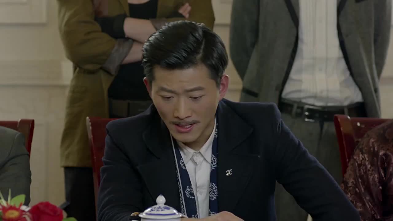 向问天向谢文东送下挑战书,一山不容两虎,这就是江湖