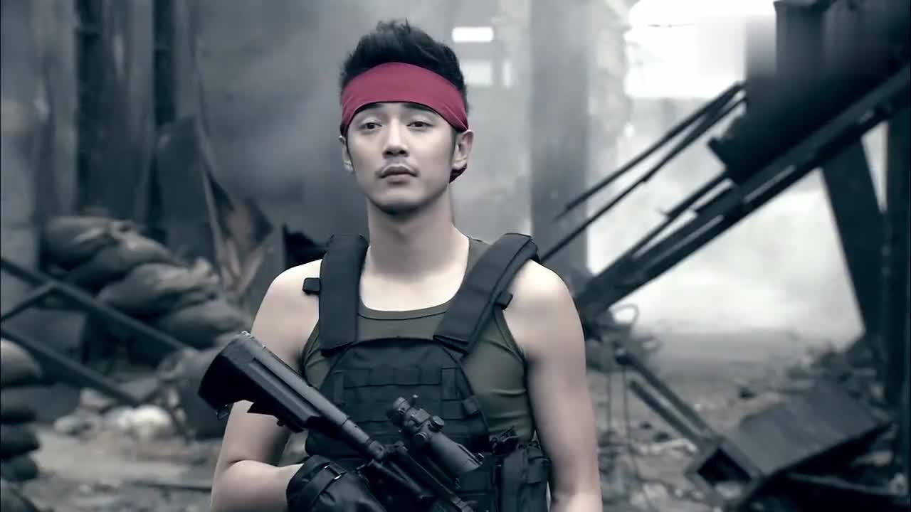 展博的外挂太残暴,队友闲的打起牌来,这就是传说中的锁头挂?