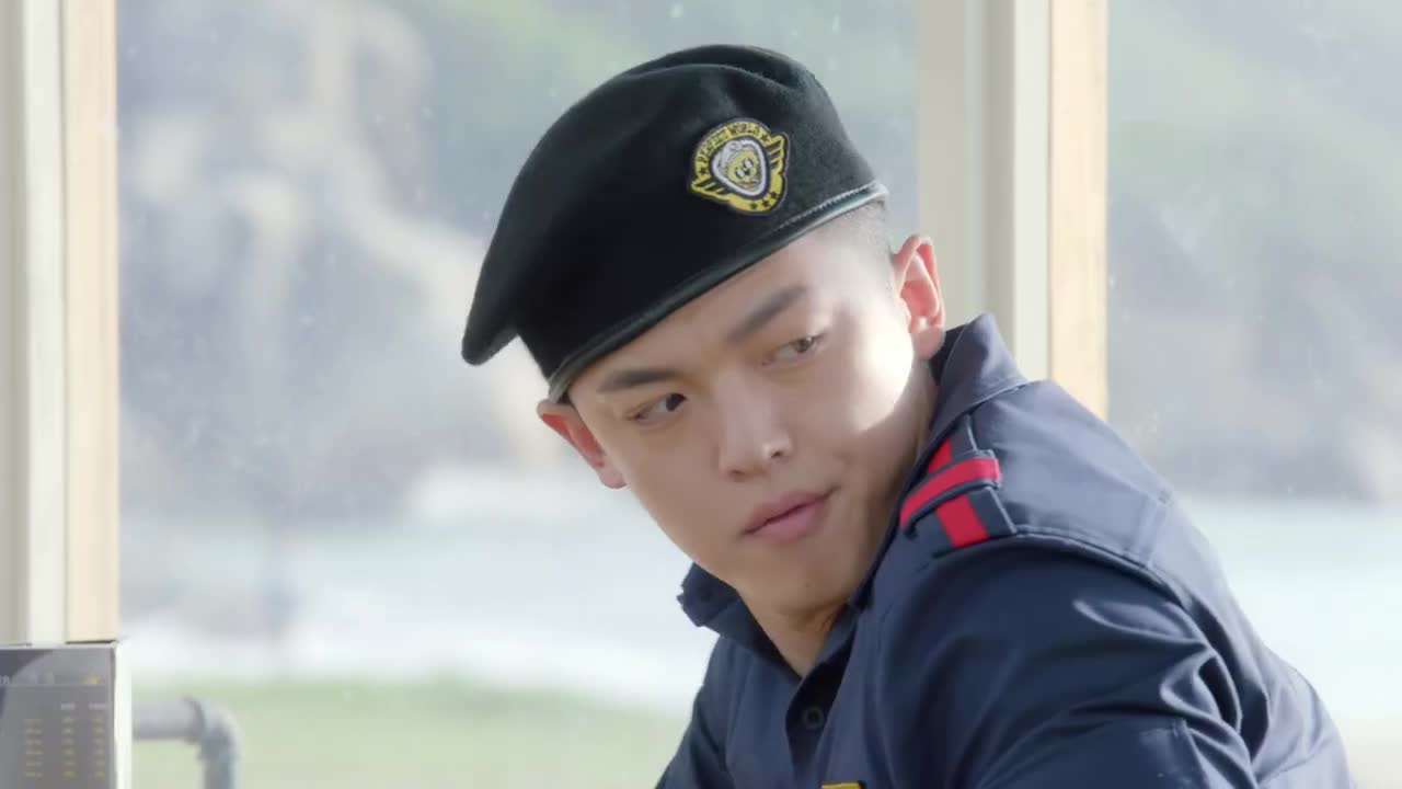 神犬小七:敖力看到难过的周茉,贴心的帮她擦泪