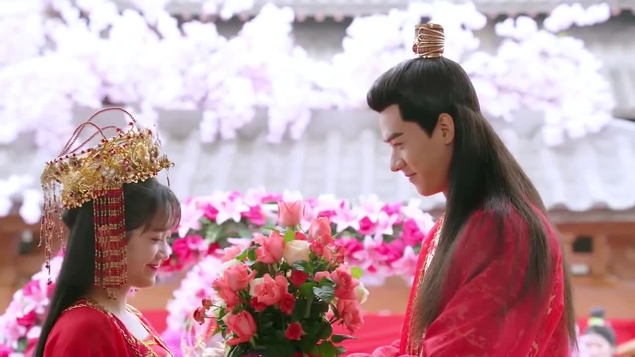 绝世千金大结局王爷拿着一盆玫瑰求婚满满的幸福