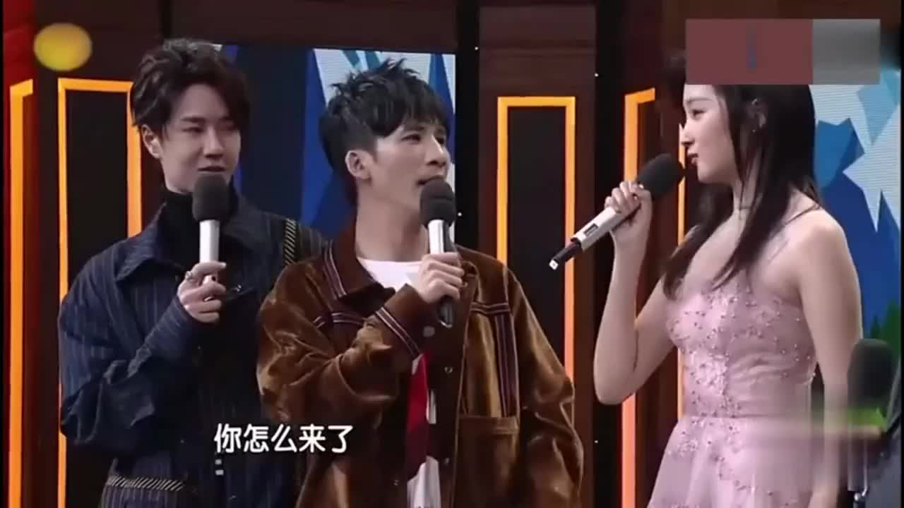 关晓彤不愧是学霸!王一博表情直接暴露了英语水平!
