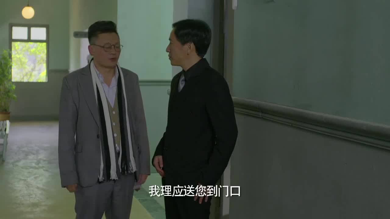 张繁友到医院探望谢文东雪携带的玉佩引起了张繁友的注意