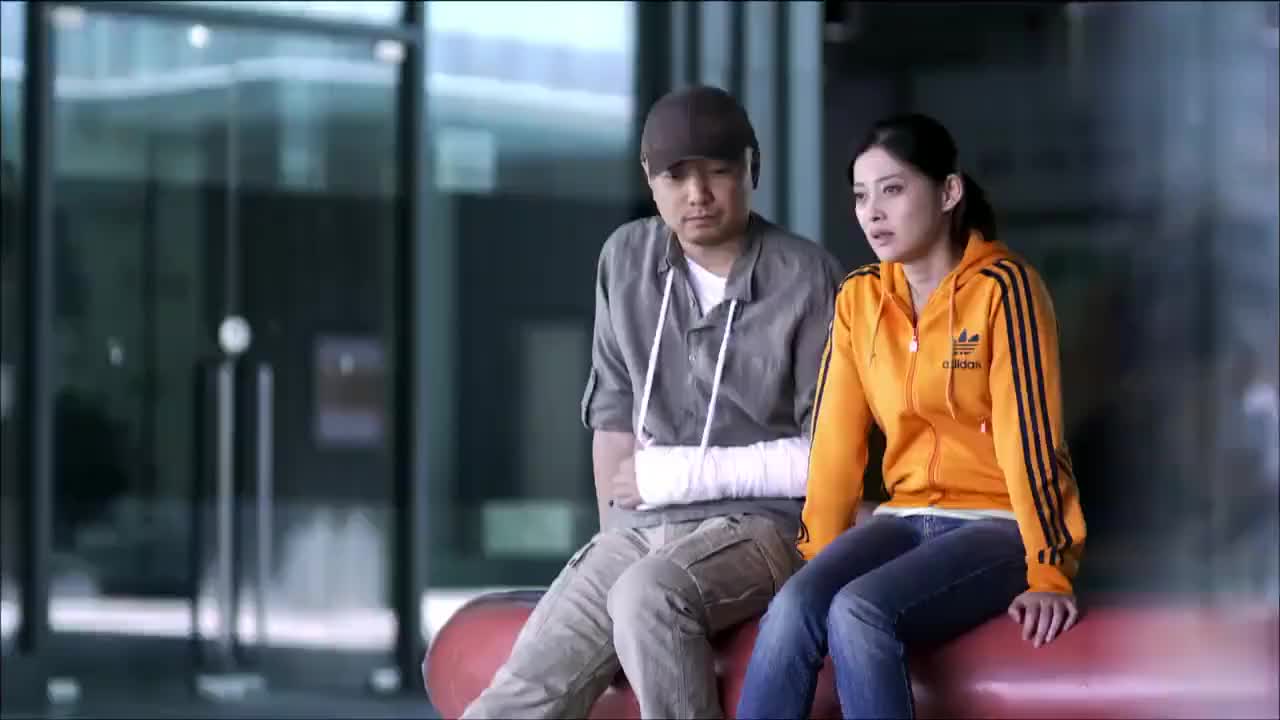 大男当婚俩人好不容易有了感情家里人不同意了被迫分手