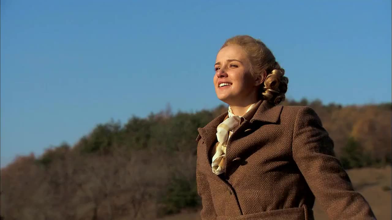 我的娜塔莎庞天德和娜塔莎两人各自划着船去就见对方