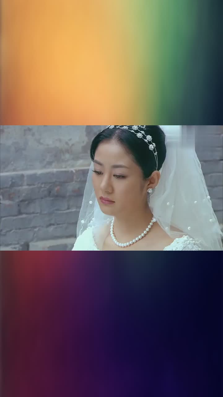 老兵:严洪森杨欢一起拍婚纱照,杨欢心情十分的不好,好像病了!