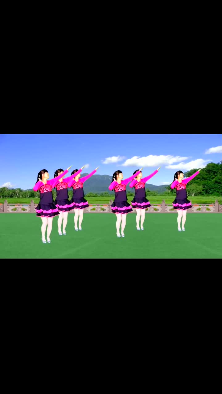 儿童热门神曲小苹果广场舞简单时尚好看大家都喜欢的一支舞