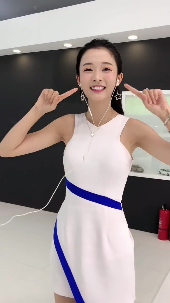 李凉凉调皮搞怪上线